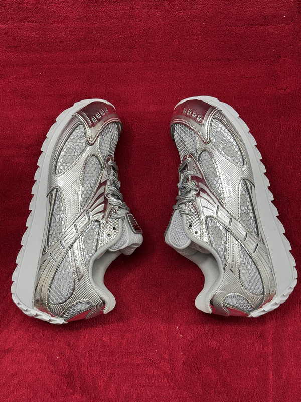 b0tte*a Ven*ta orbit sneaker