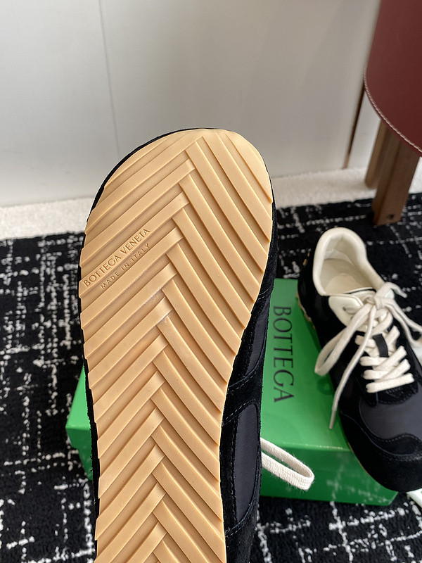 b0tte*a Ven*ta sneaker