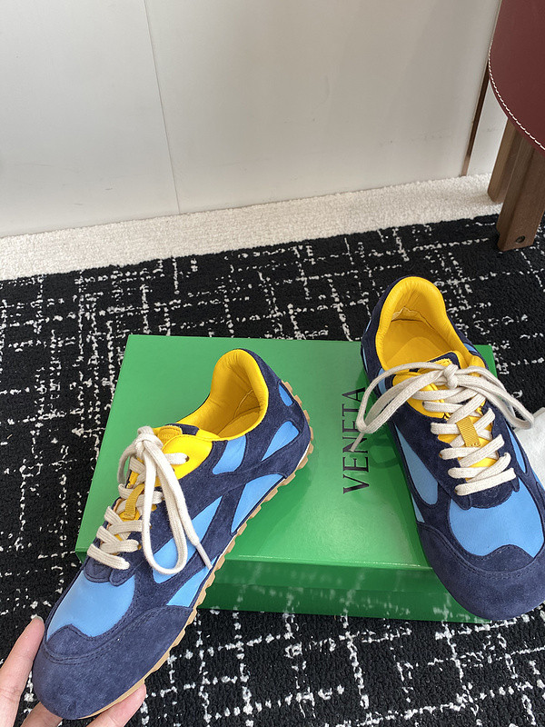 b0tte*a Ven*ta sneaker