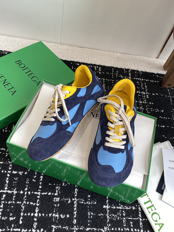 b0tte*a Ven*ta sneaker