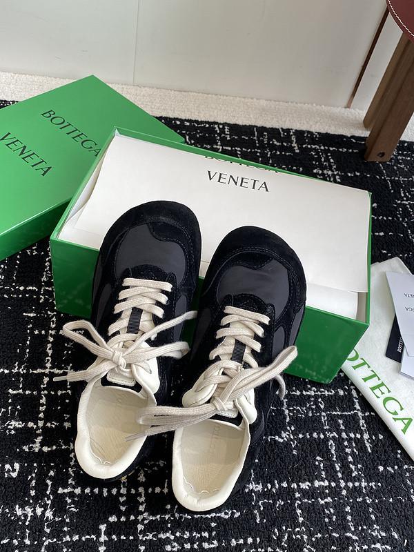 b0tte*a Ven*ta sneaker