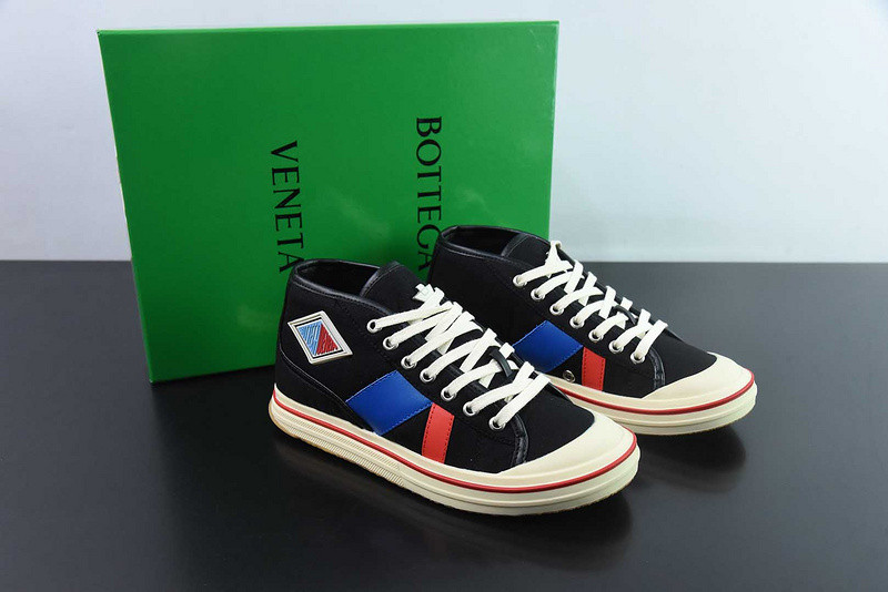b0tte*a Ven*ta sneaker