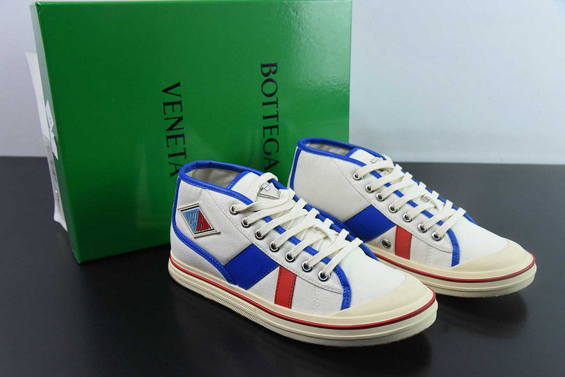 b0tte*a Ven*ta sneaker