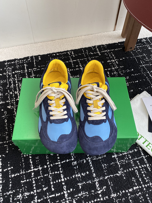 b0tte*a Ven*ta sneaker