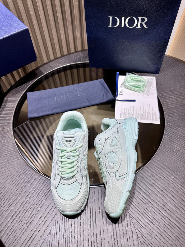 DR B30 Sneakers