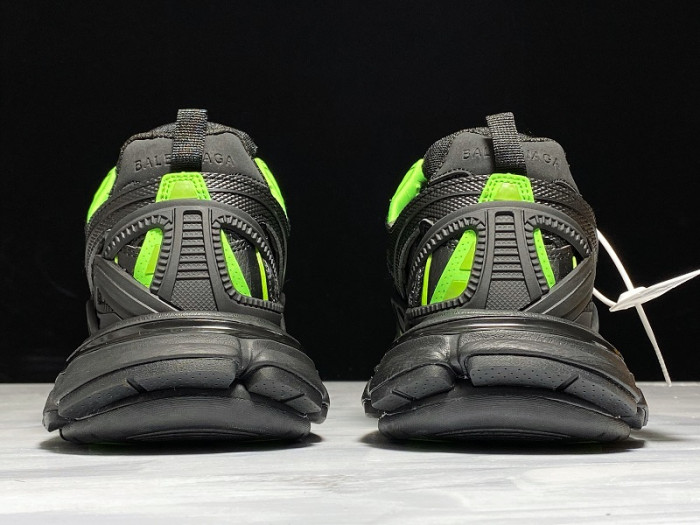 BLCG Track 2 Open Sneaker 570391 W2GN1 1012