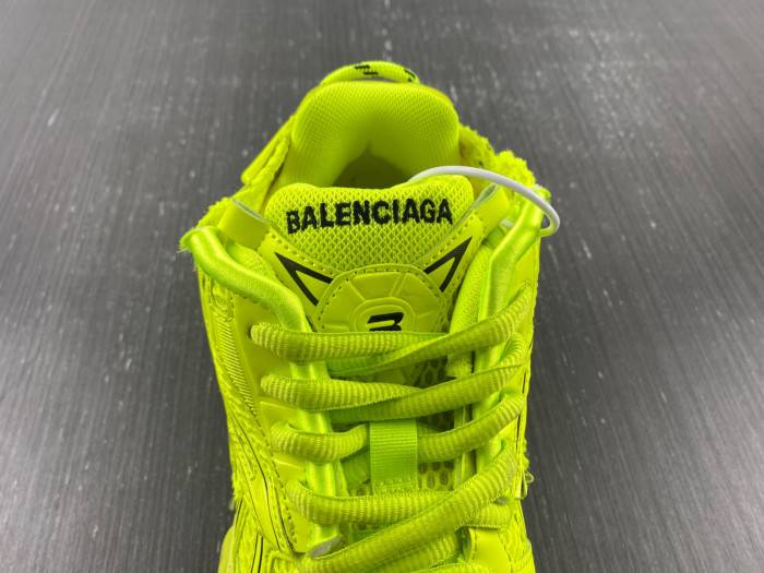 Ba*len*cia*ga -runner