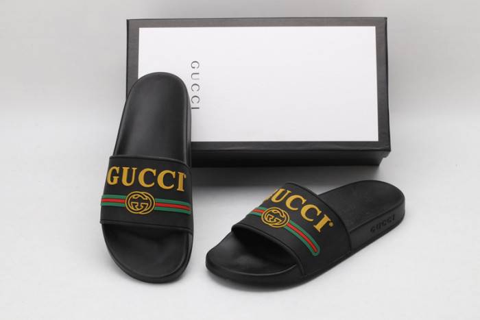 G*u*i slippers