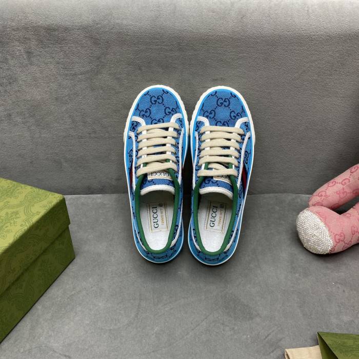 G*u*i sneaker