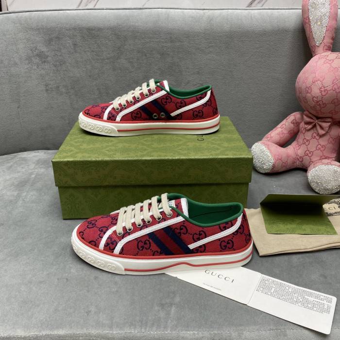 G*u*i sneaker