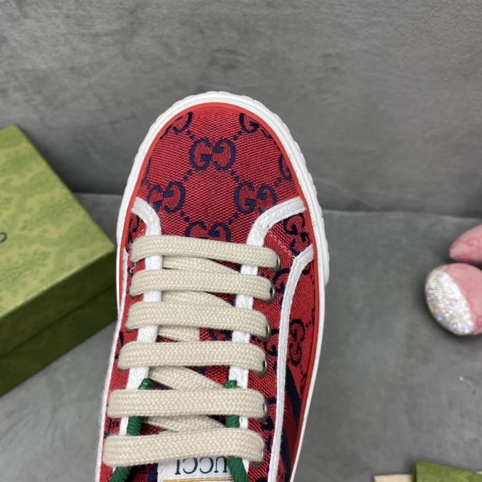 G*u*i sneaker