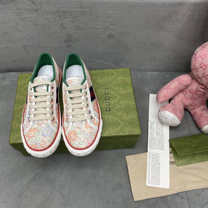 G*u*i sneaker