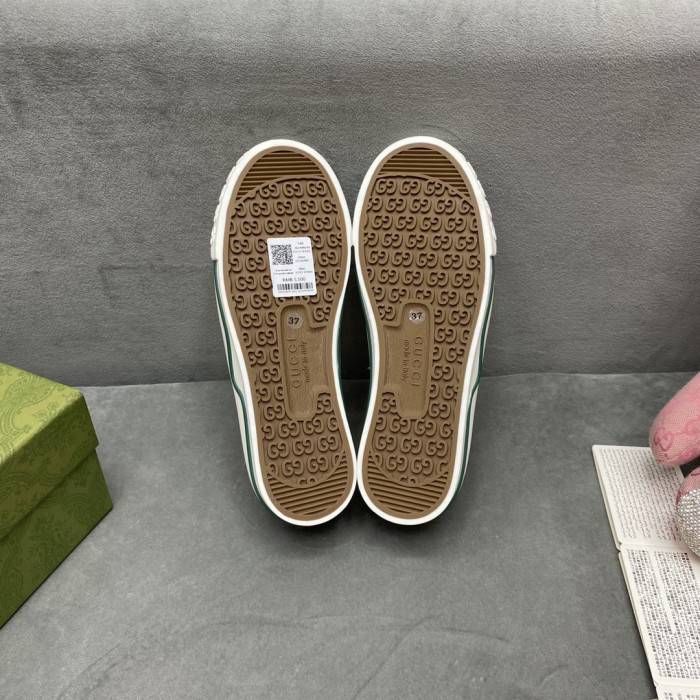 G*u*i sneaker