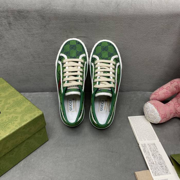 G*u*i sneaker