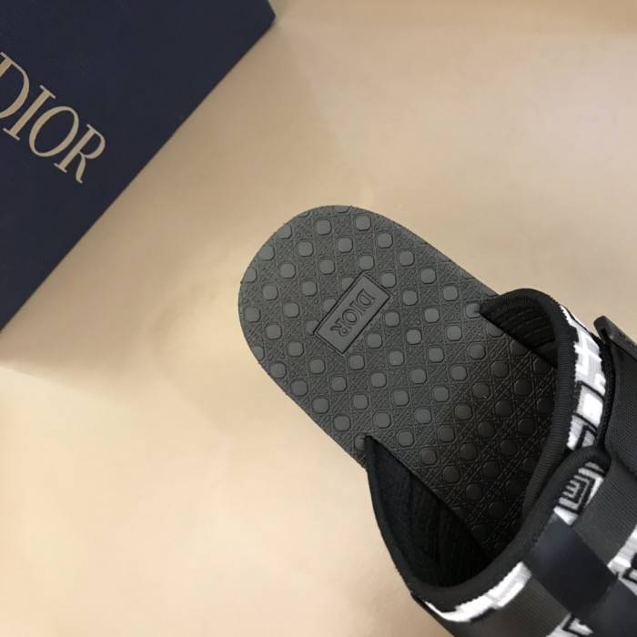 D10R SANDALS