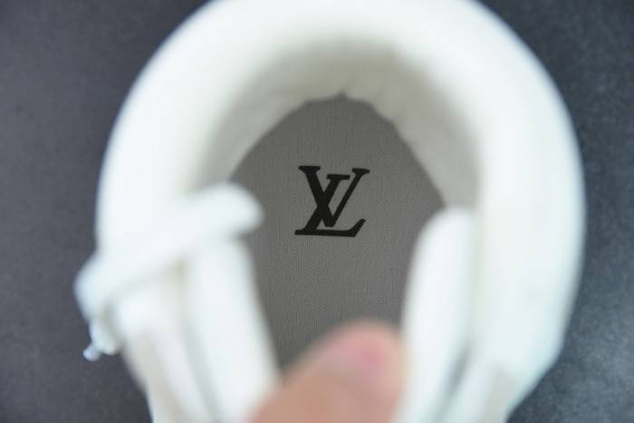 LOUI VUITTO SNEAKER