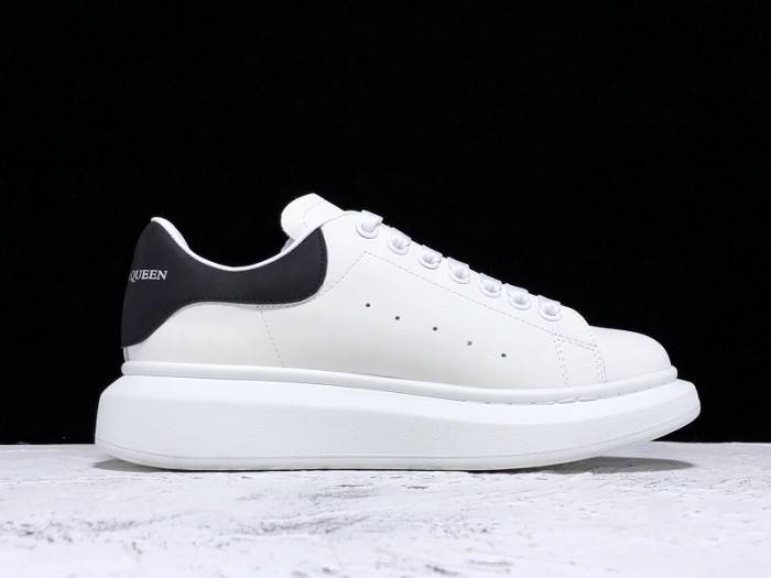 MQ Sneakers