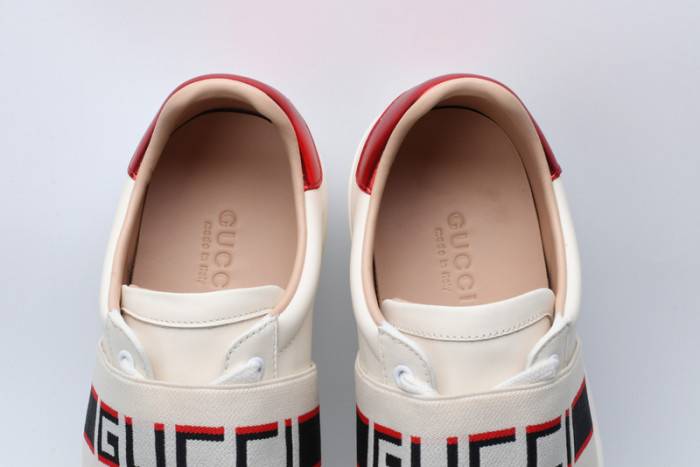 G*u*i ace embroidered low-top sneaker