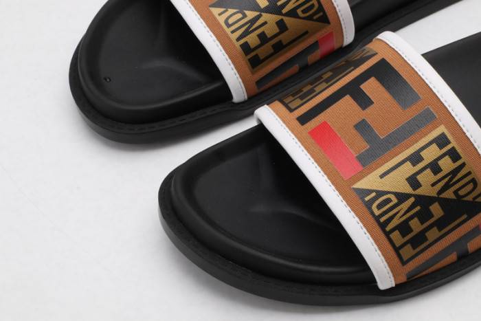 FEND1 SLIPPERS