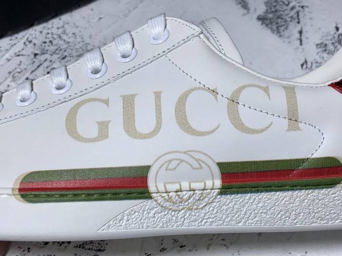G*u*i ace embroidered low-top sneaker white with logo