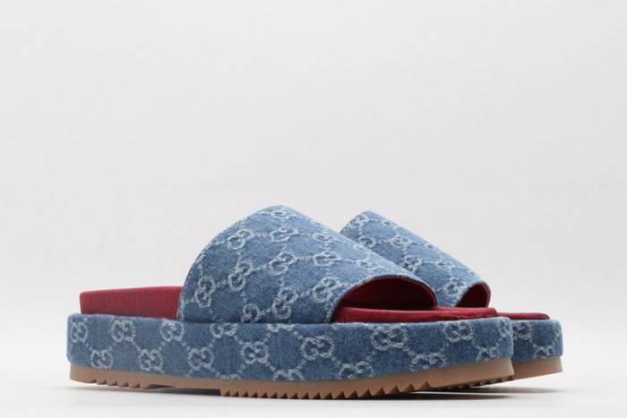 G*u*i slippers