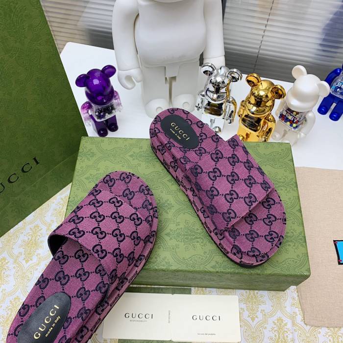 G*u*i slippers