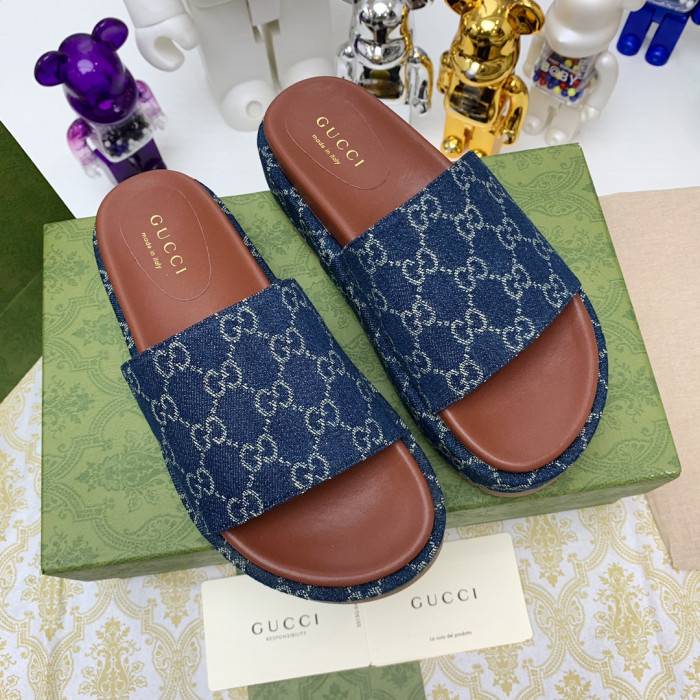 G*u*i slippers