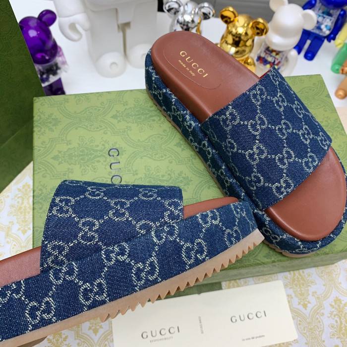 G*u*i slippers