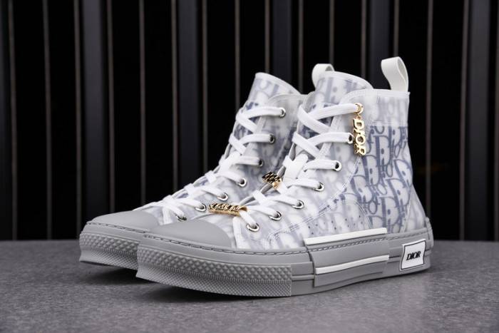 D10R B23 Oblique High Top Sneaker