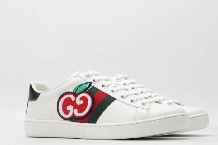 G*u*i ace embroidered low-top sneaker 611377d0pe09064