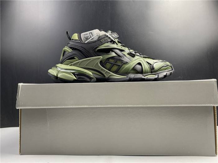 BLCG Track.2 black and green 568614 W3AE1 2311