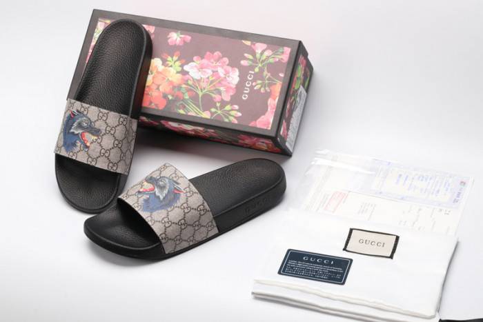 G*u*i slippers
