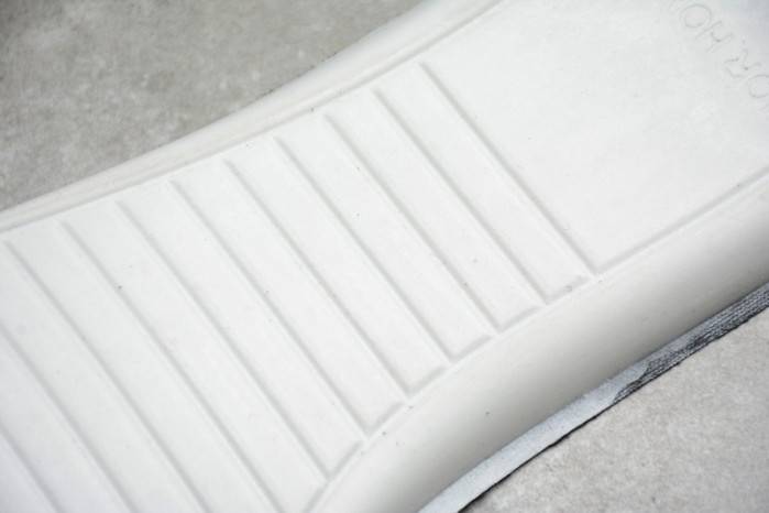 D10R B27 High Top Sneaker