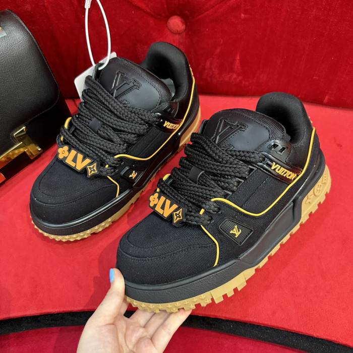 LOUI VUITTO SNEAKER