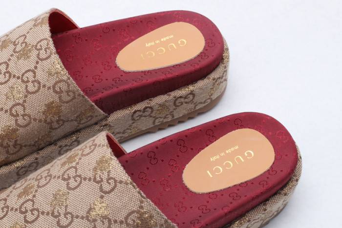 G*u*i slippers