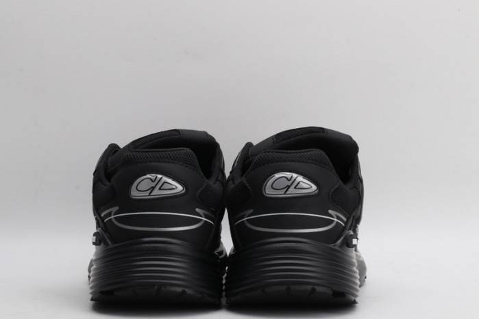 D10R B30 SNEAKER