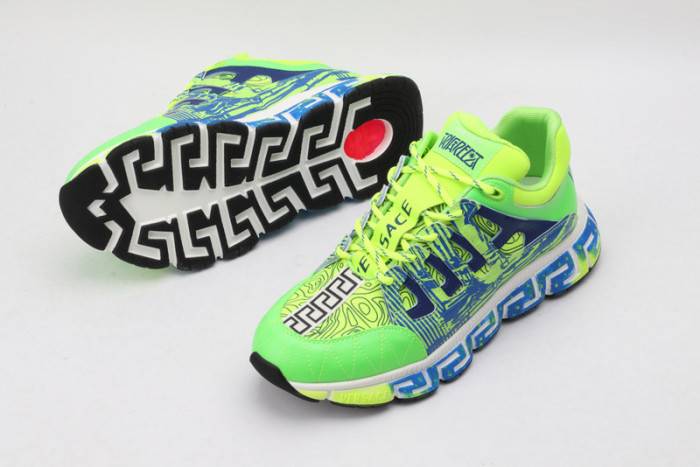 VERS SNEAKERS