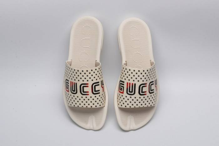 G*u*i slippers