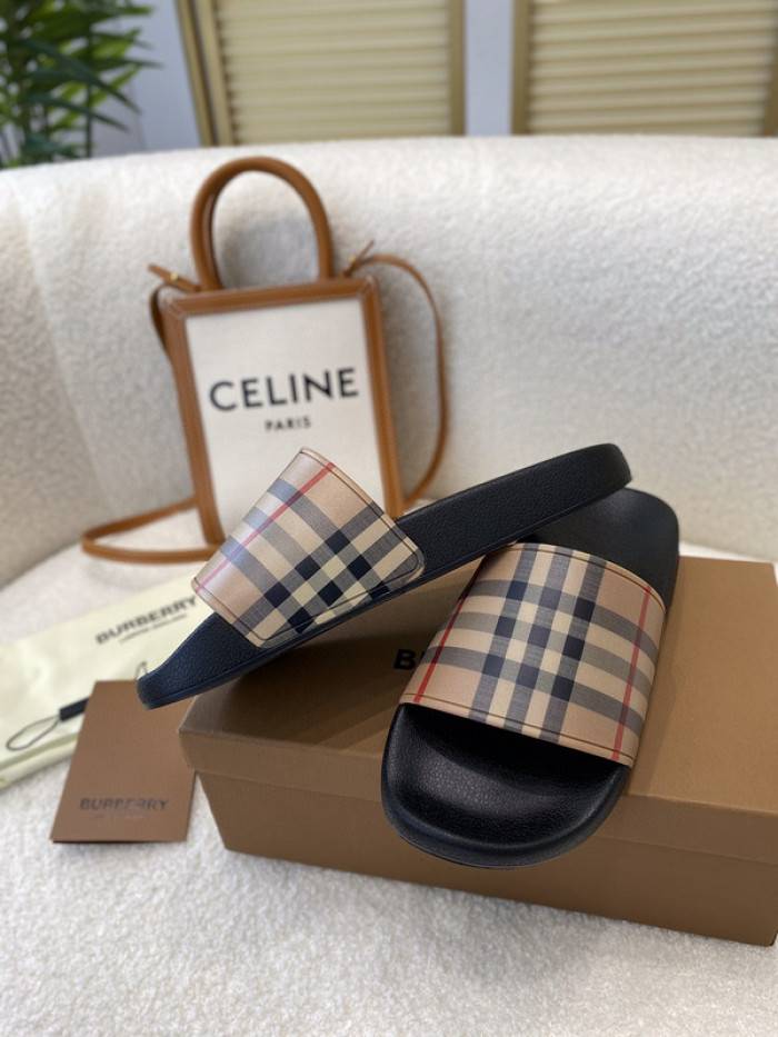 BUR_BERRY SLIPPERS