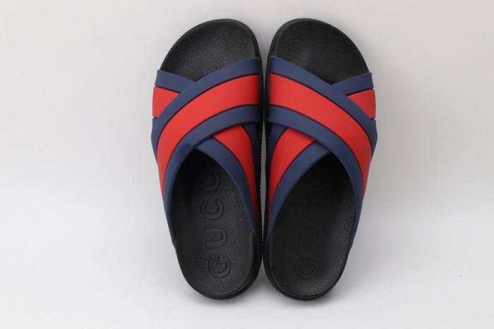 G*u*i slippers