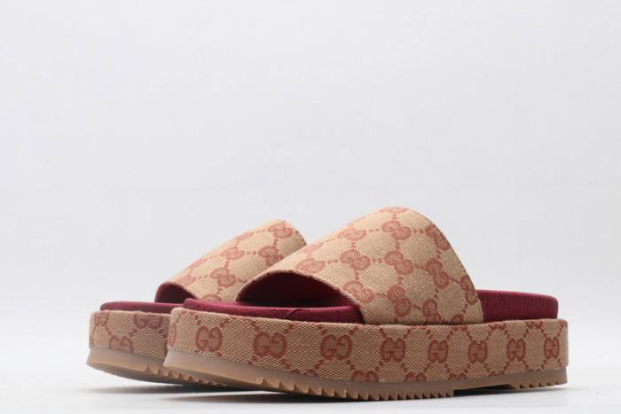 G*u*i slippers