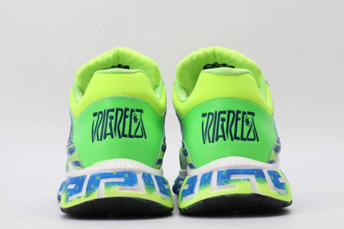 VERS SNEAKERS