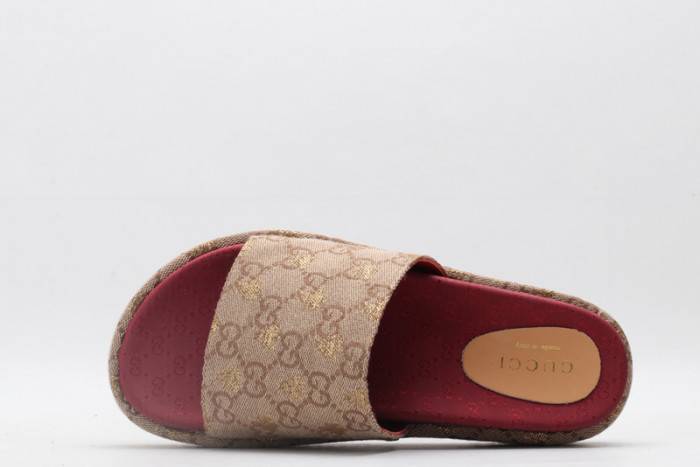 G*u*i slippers