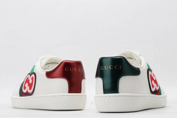 G*u*i ace embroidered low-top sneaker 611377d0pe09064