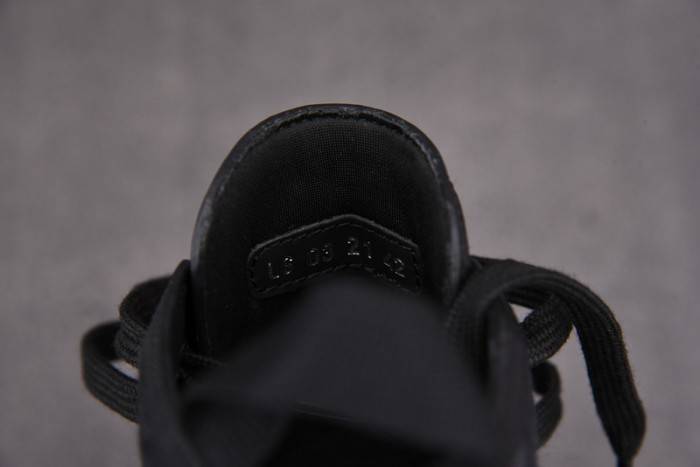 D10R B28 Oblique High Top Sneaker
