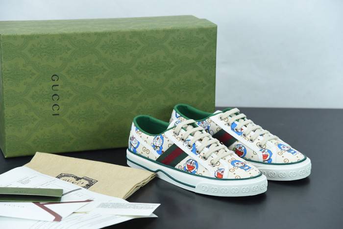G*u*i sneaker