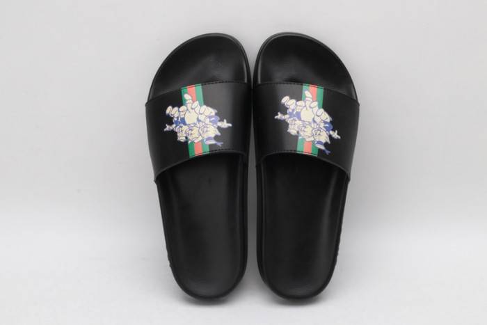 G*u*i slippers