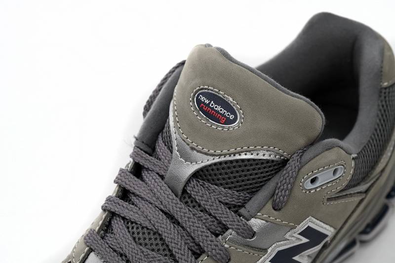 New Balance 2002R Golden Ash