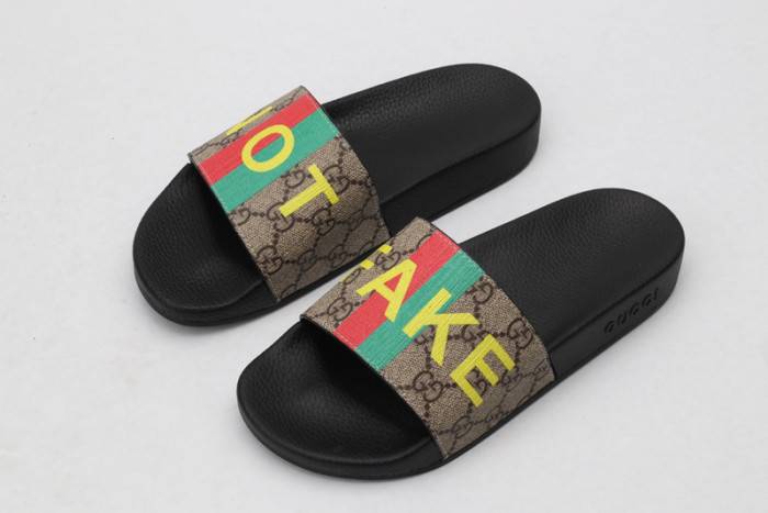G*u*i slippers