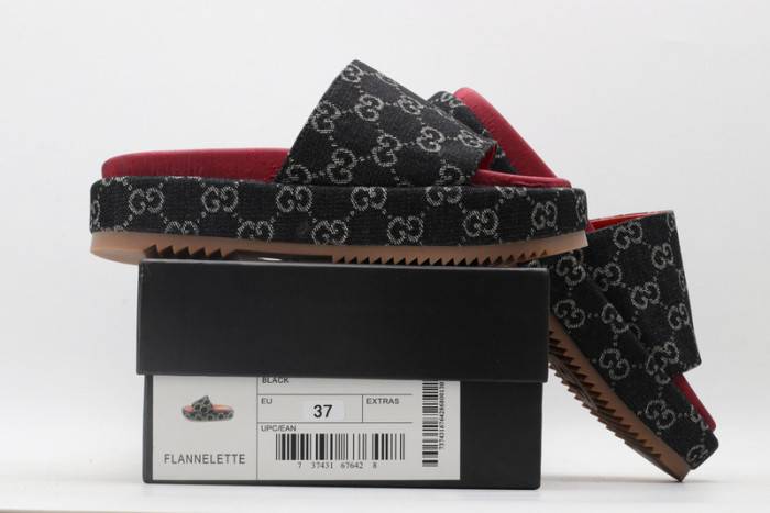 G*u*i slippers